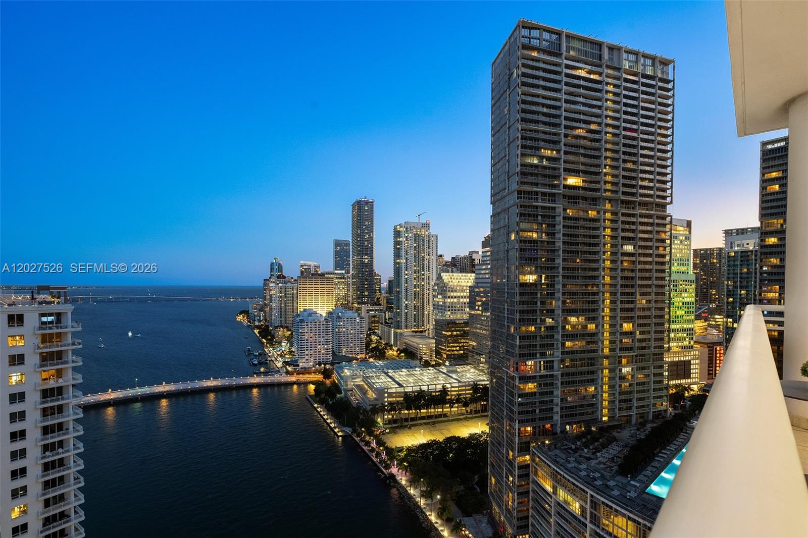 901 Brickell Key Blvd #3304 Miami, FL 33131