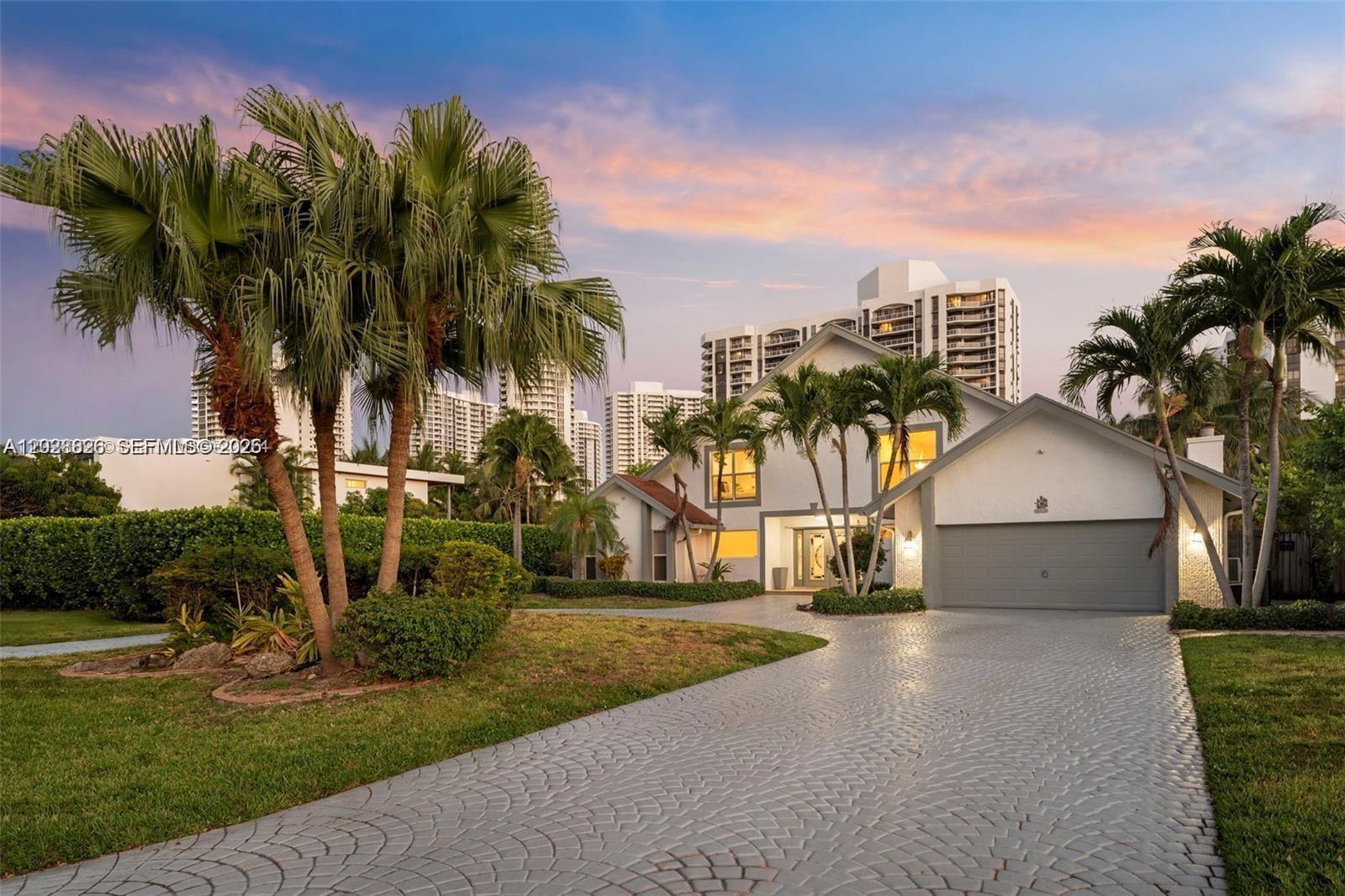 413 Holiday Dr Hallandale Beach, FL 33009
