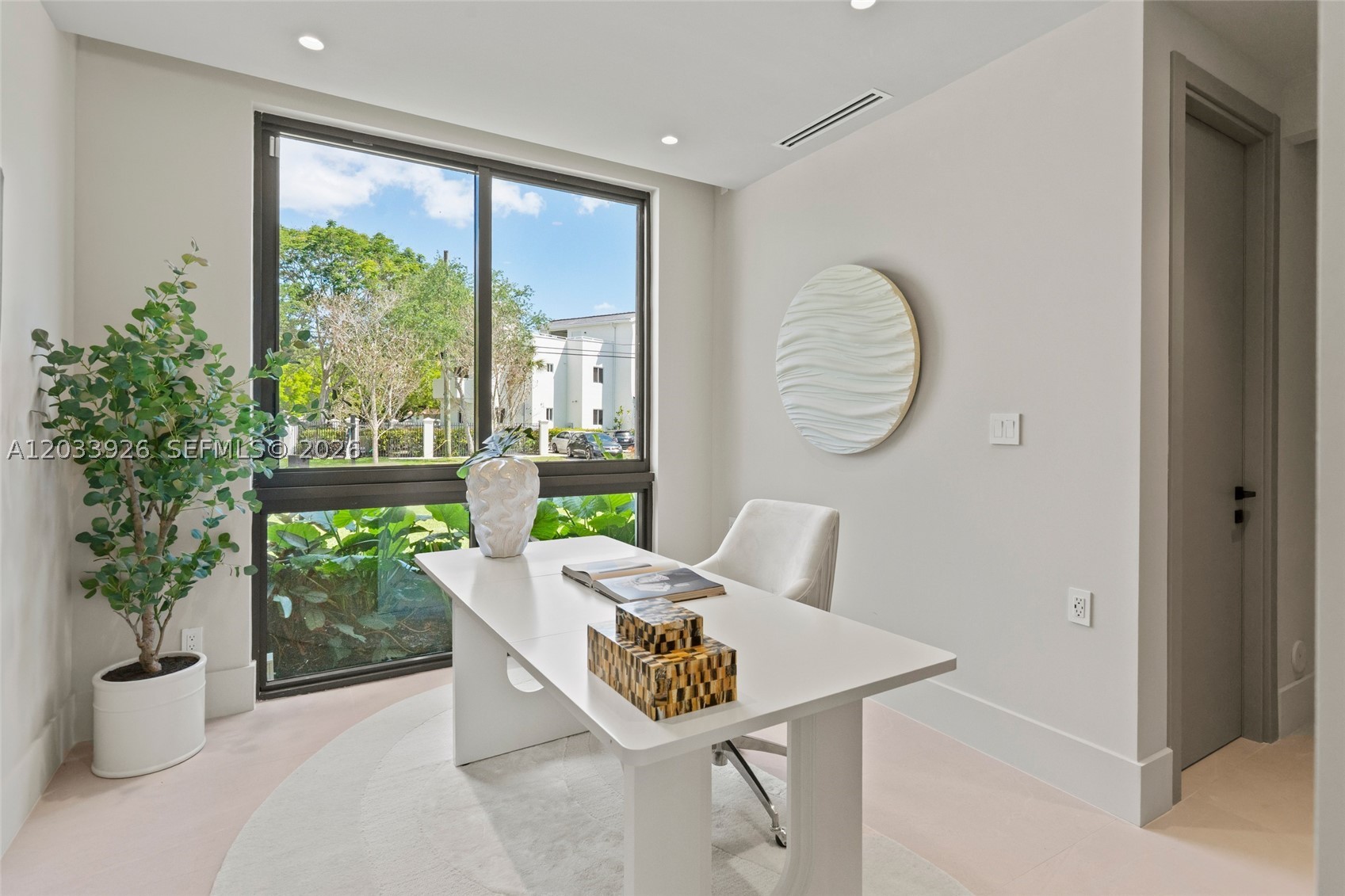 5854 SW 30th St Miami, FL 33155