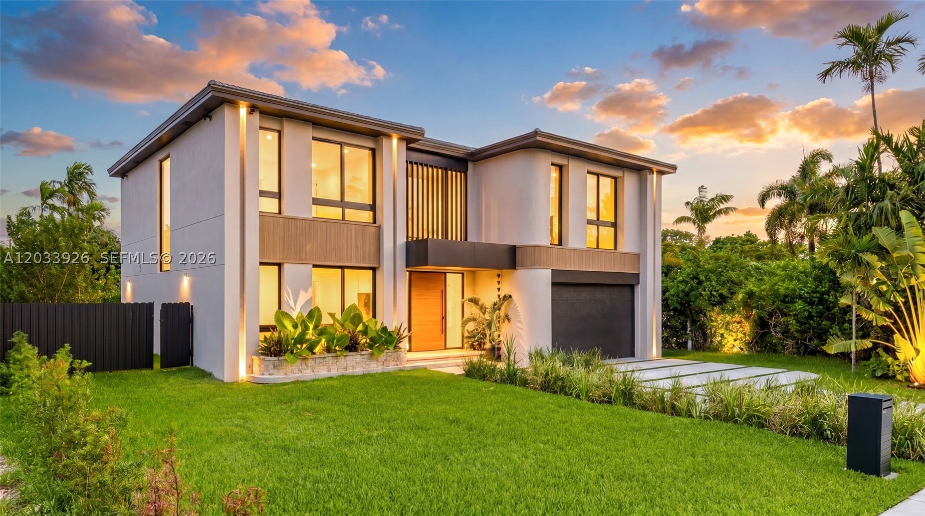 5854 SW 30th St Miami, FL 33155