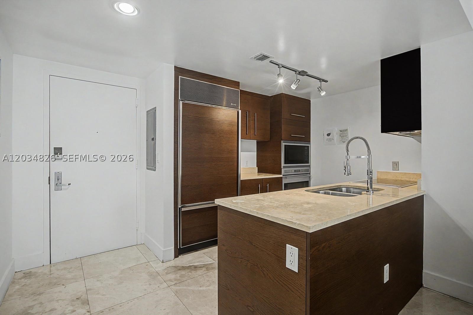 image Icon Brickell III (W Miami)2