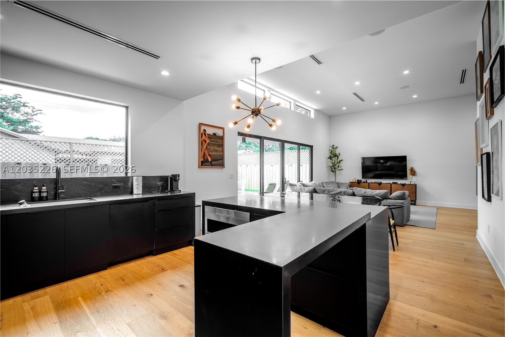 243 NW 42nd St Miami, FL 33127