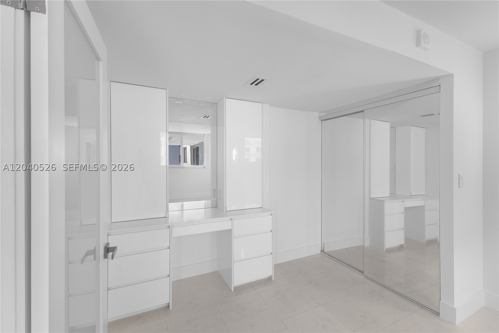 345 Ocean Dr #924 Miami Beach, FL 33139
