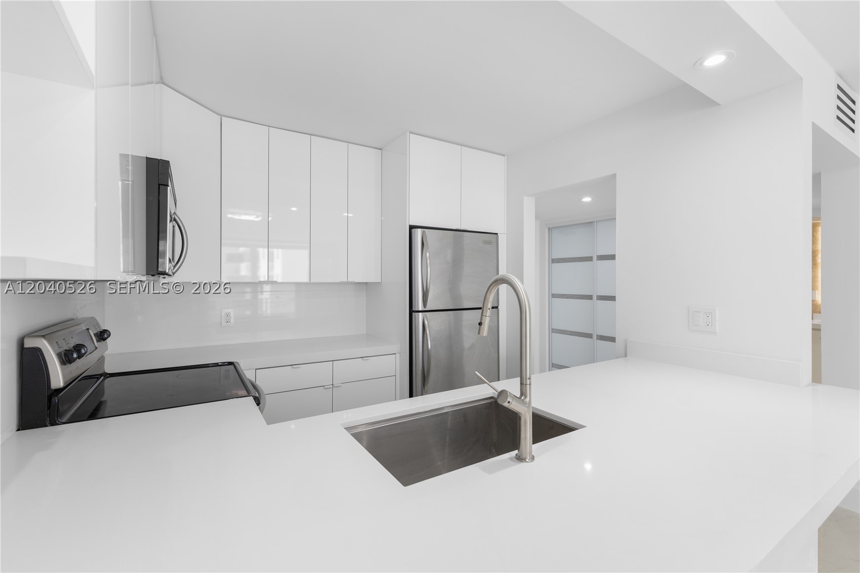 345 Ocean Dr #924 Miami Beach, FL 33139