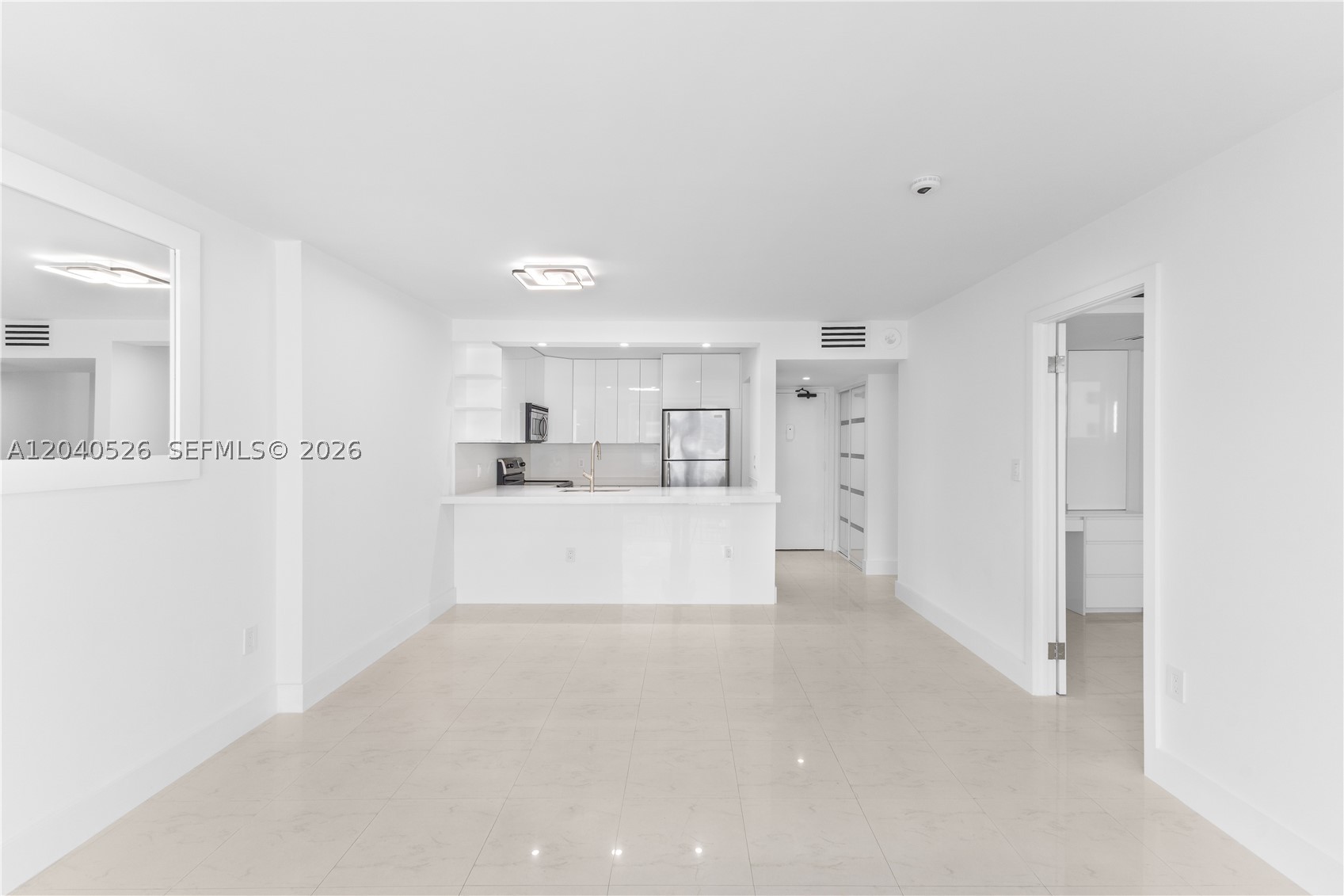 345 Ocean Dr #924 Miami Beach, FL 33139