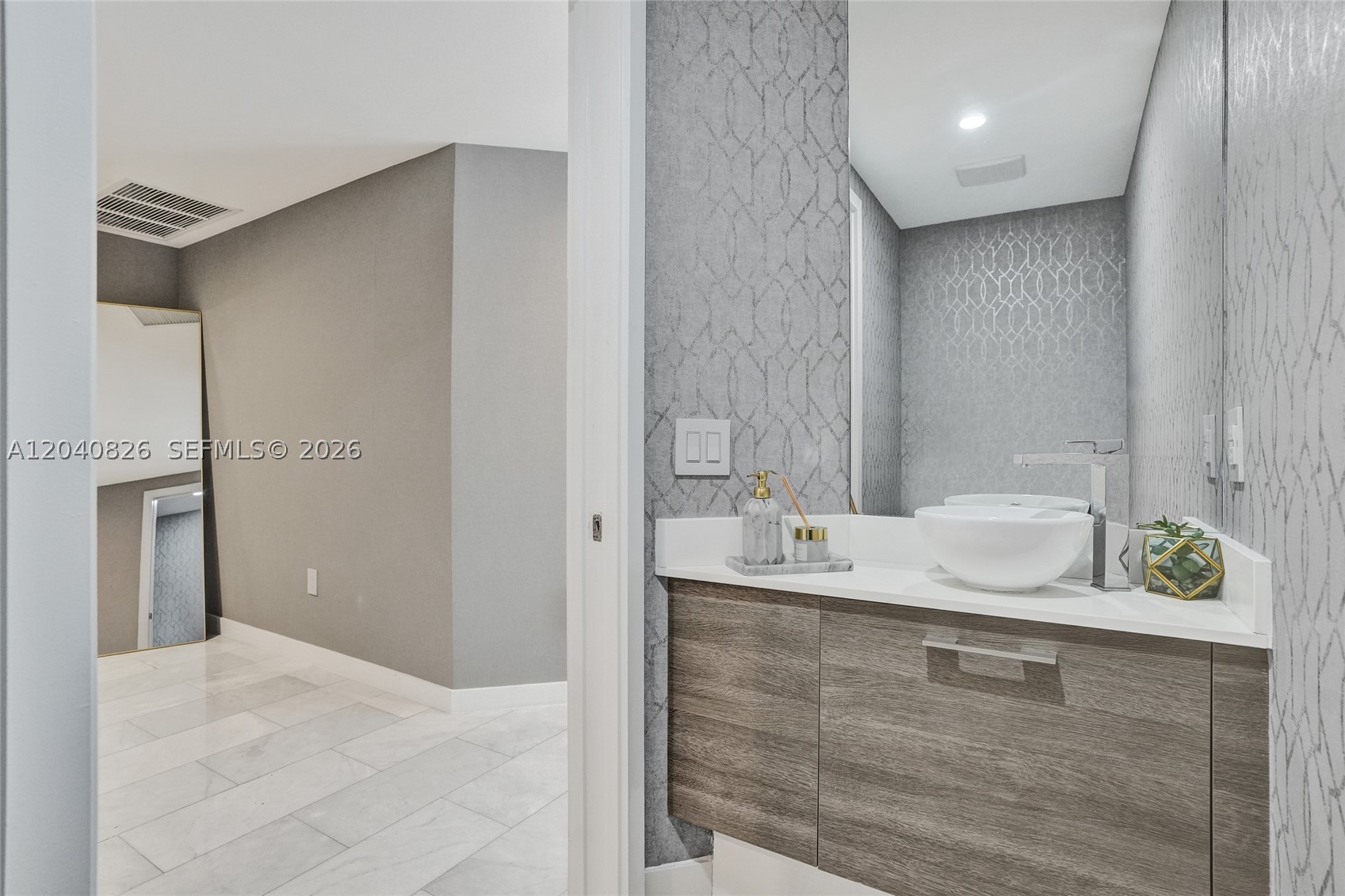 650 NE 32nd St #3901 Miami, FL 33137