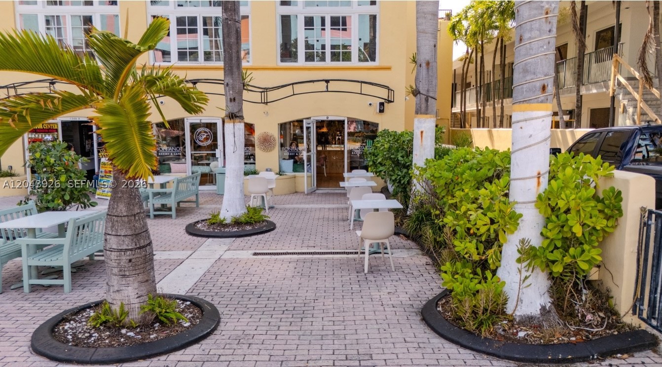1300 Collins Ave