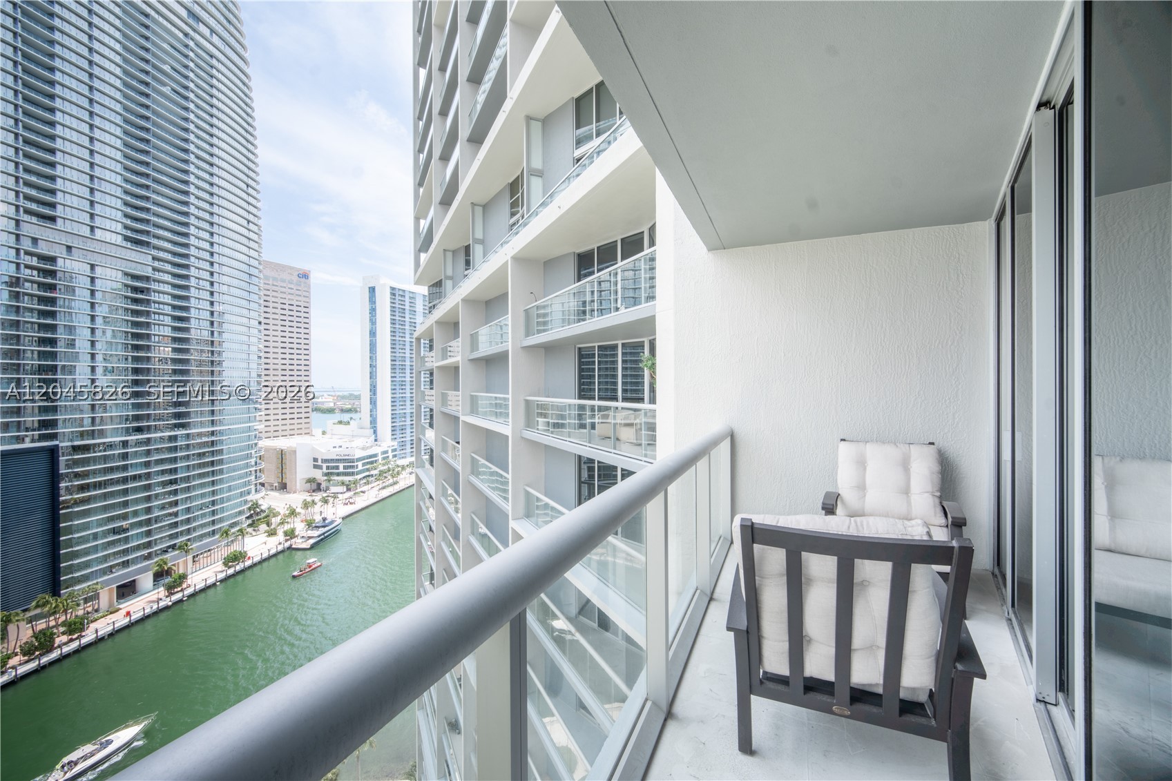 475 Brickell Ave #2010