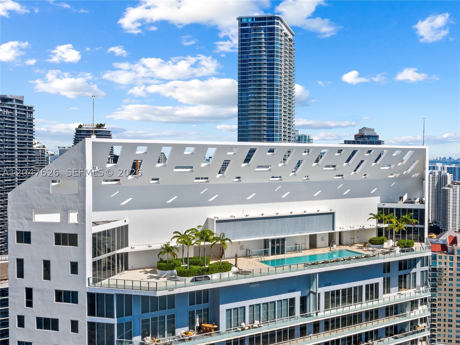 1300 Brickell Bay Dr #1813