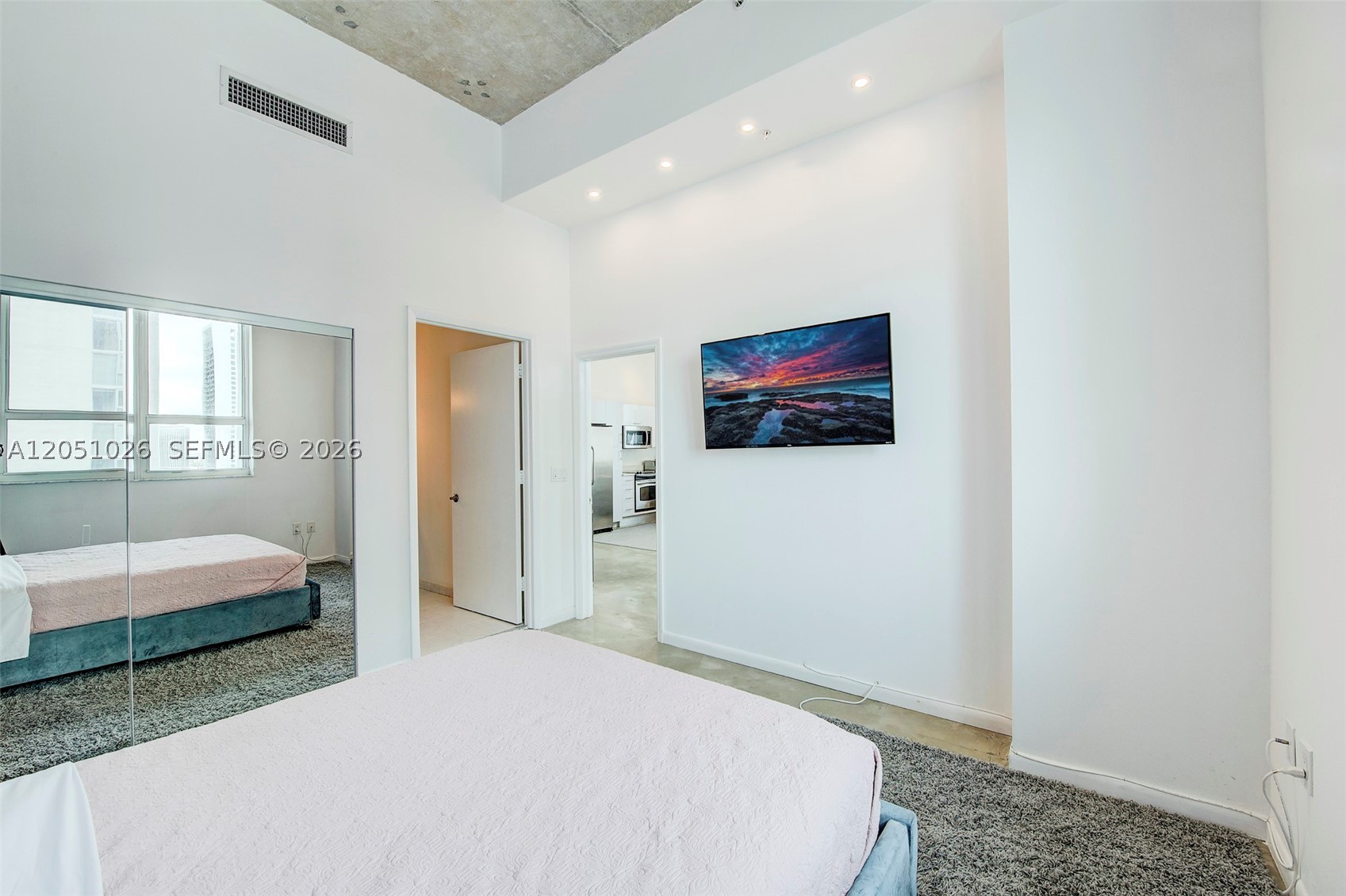 image Loft Downtown I10
