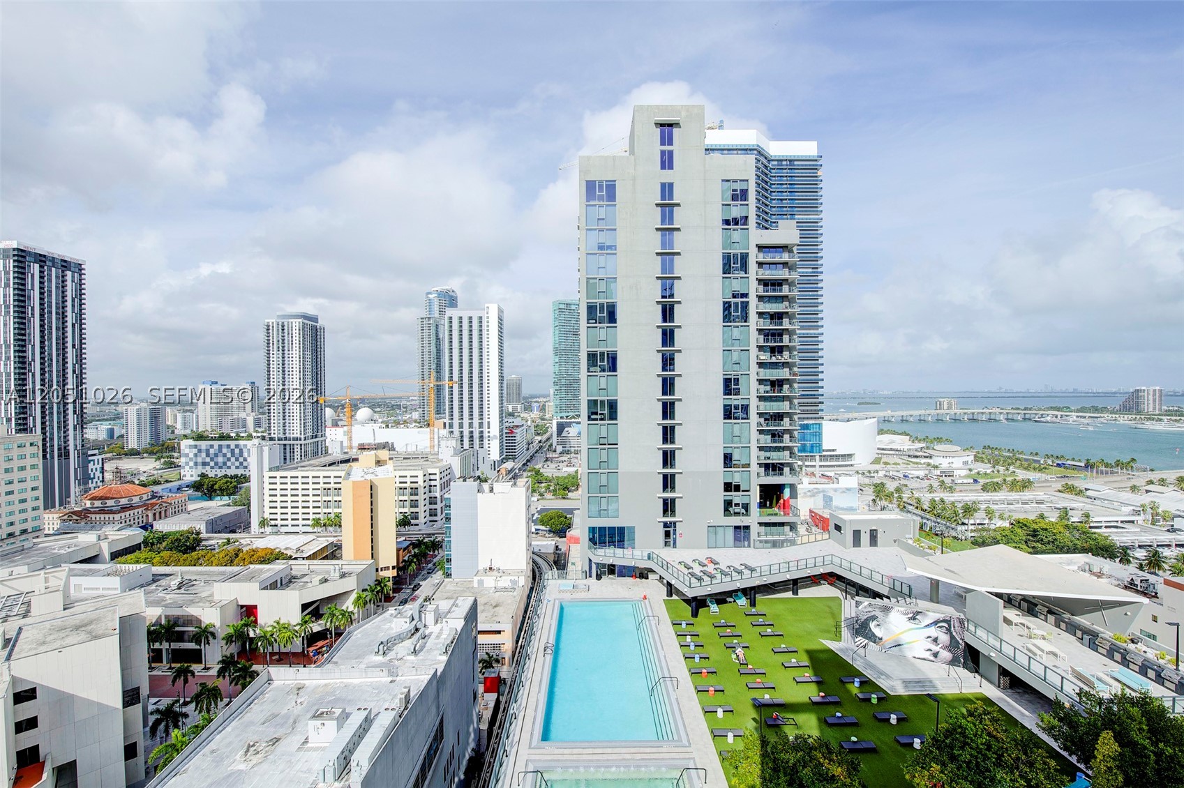 image Loft Downtown I24