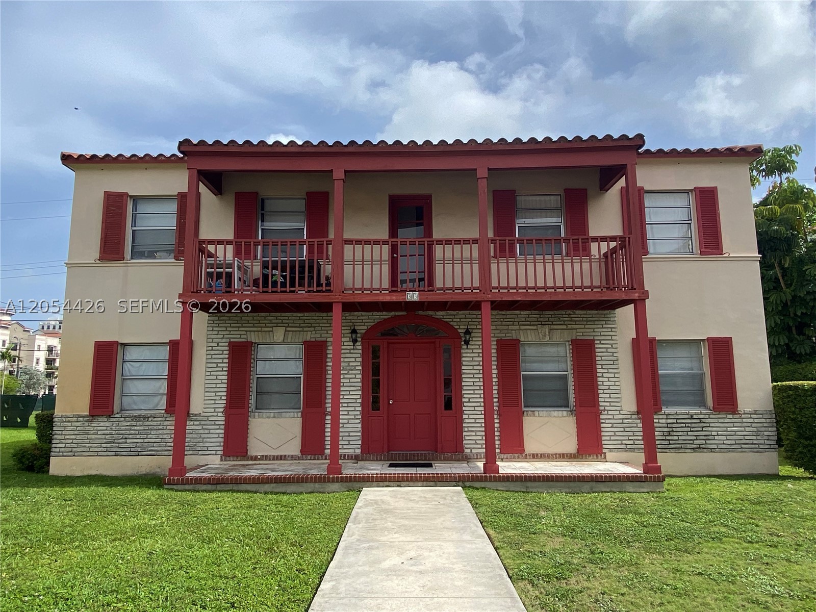 33 Madeira Ave #3