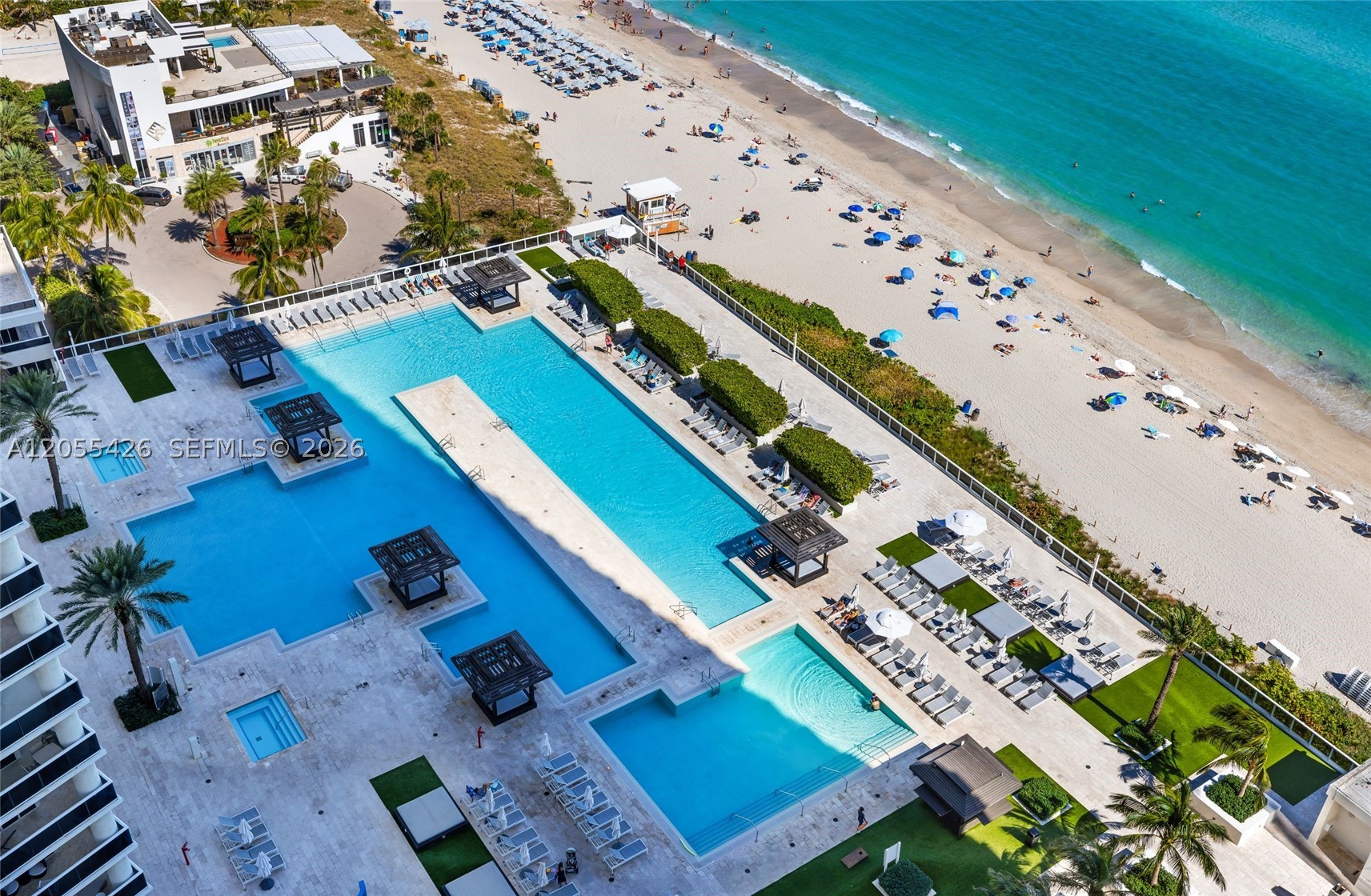 image Beach Club 215