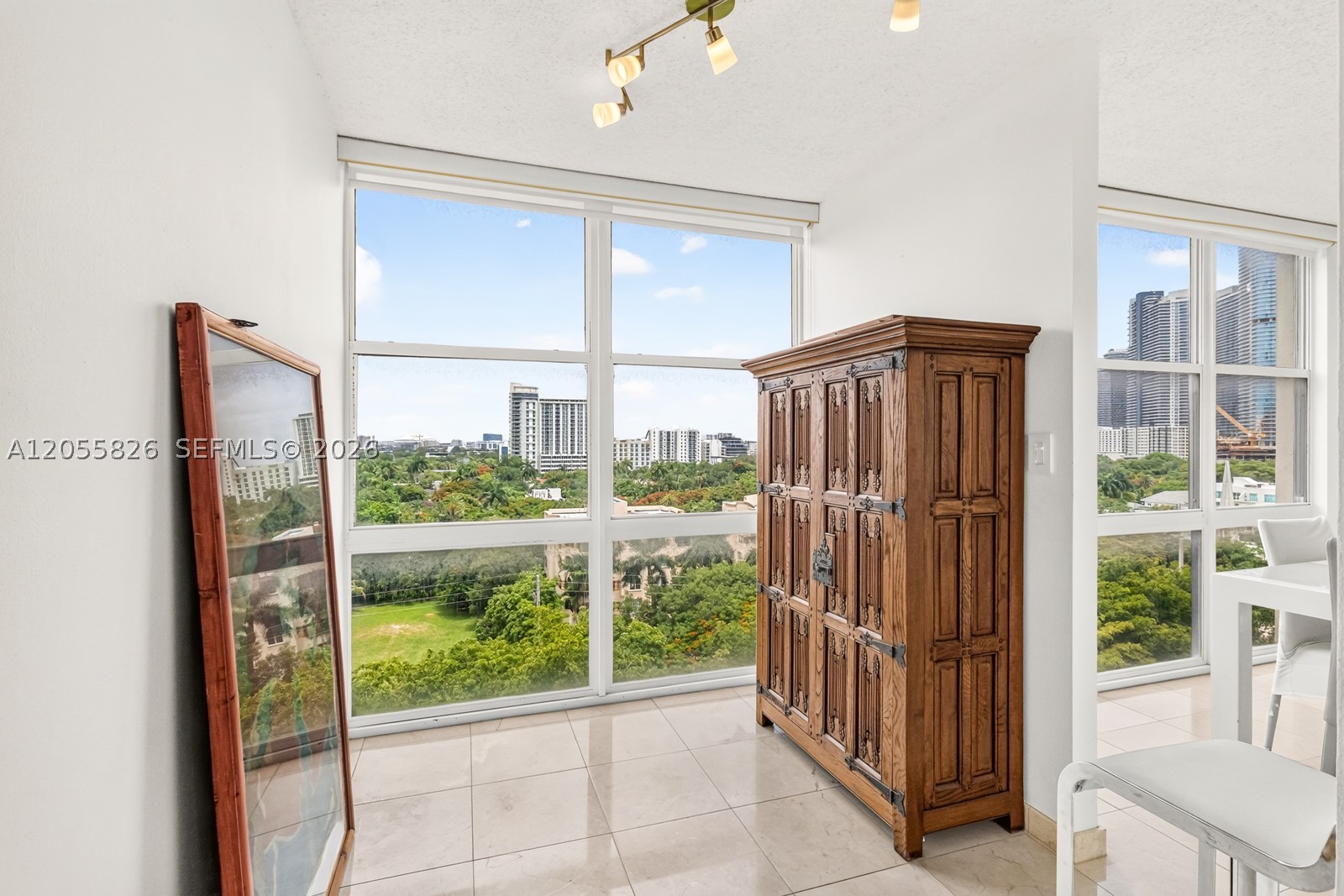 image Brickell Place II11