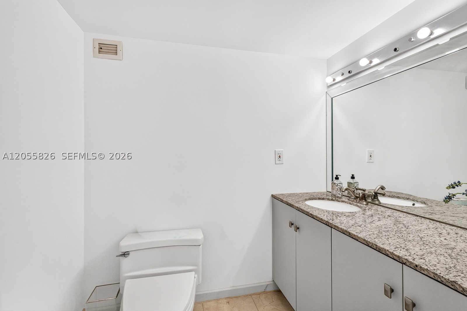 image Brickell Place II20