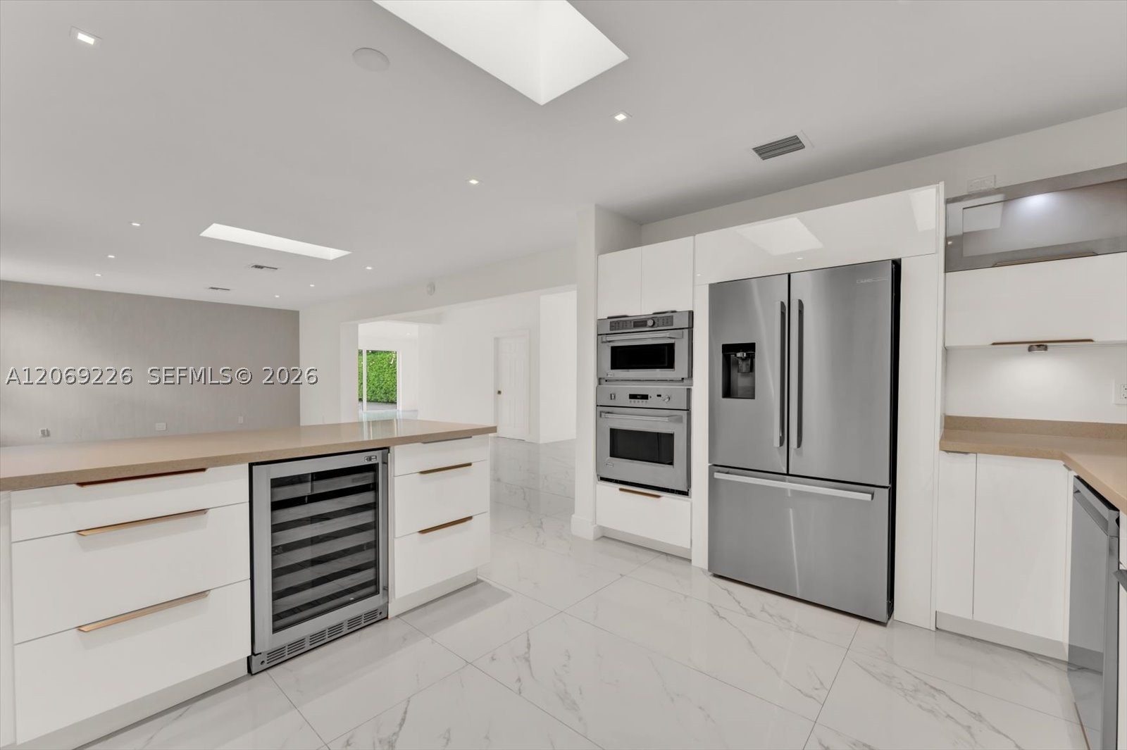 1777 Daytonia Rd Miami Beach, FL 33141