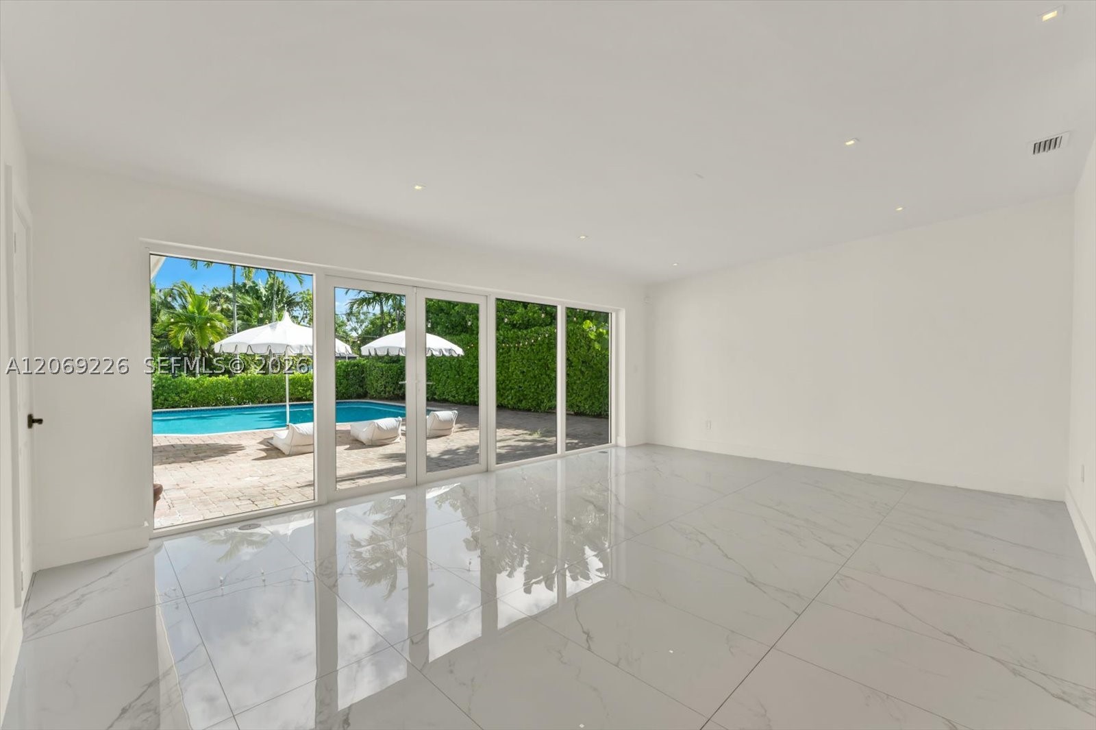 1777 Daytonia Rd Miami Beach, FL 33141