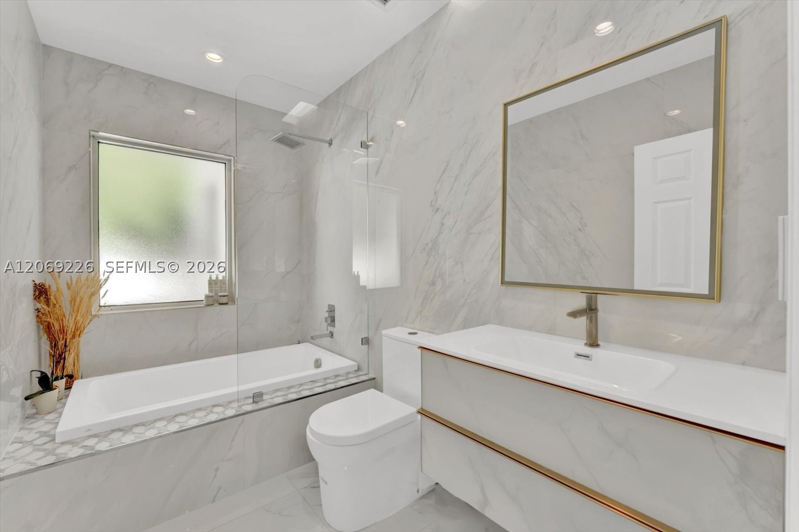 1777 Daytonia Rd Miami Beach, FL 33141