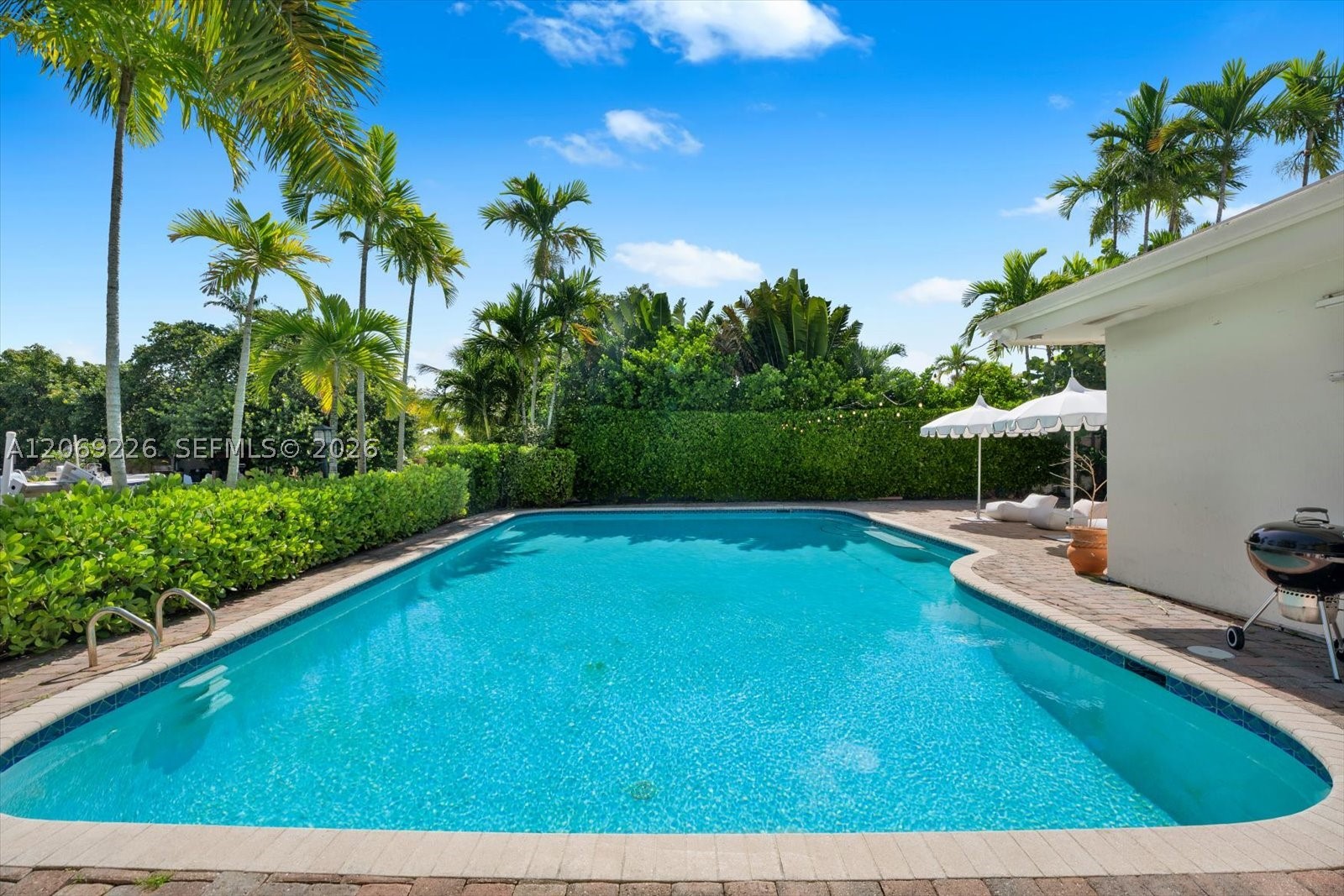 1777 Daytonia Rd Miami Beach, FL 33141