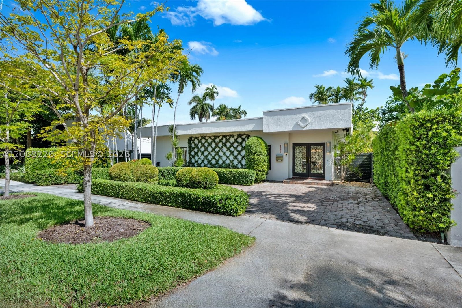 1777 Daytonia Rd Miami Beach, FL 33141