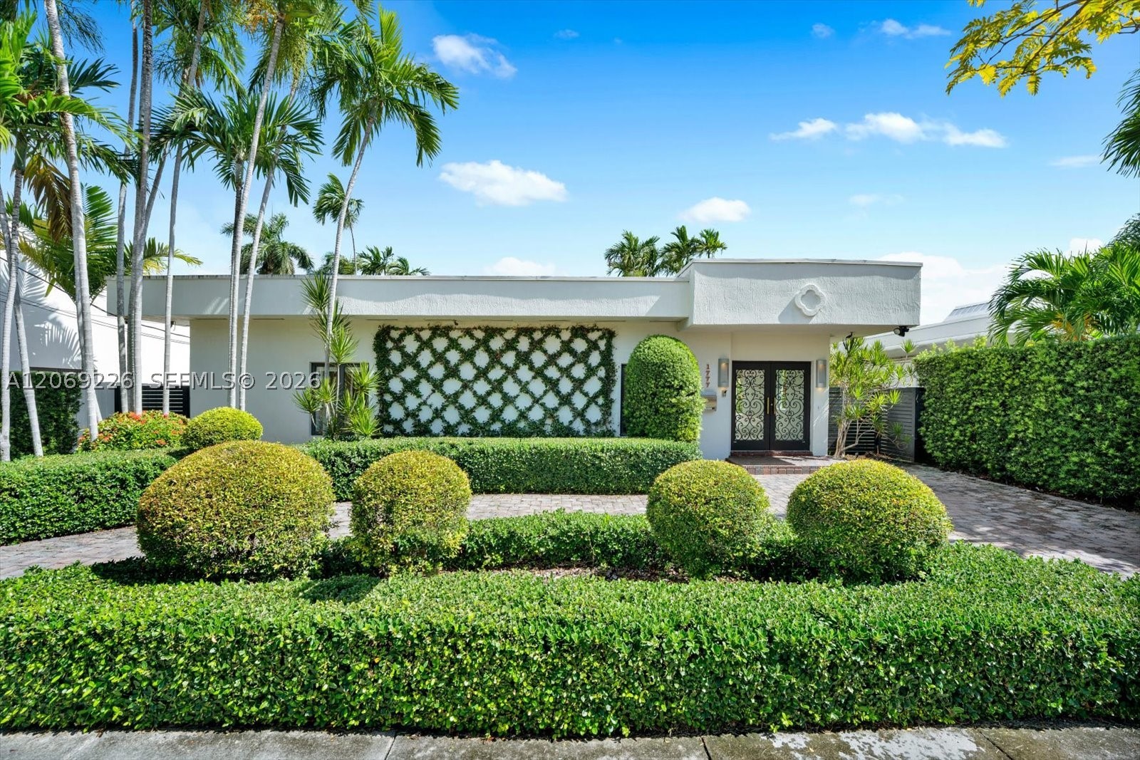 1777 Daytonia Rd Miami Beach, FL 33141