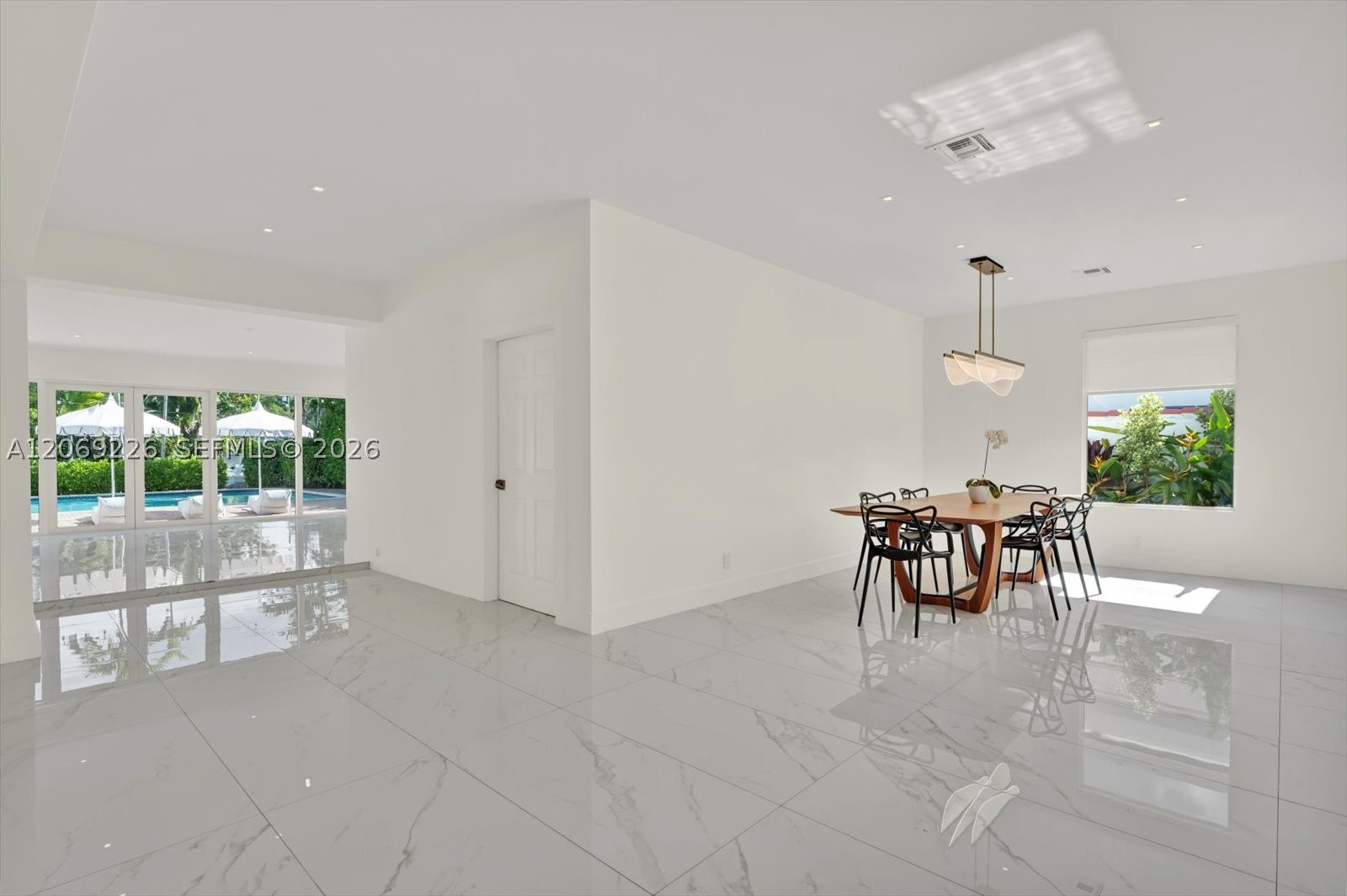 1777 Daytonia Rd Miami Beach, FL 33141