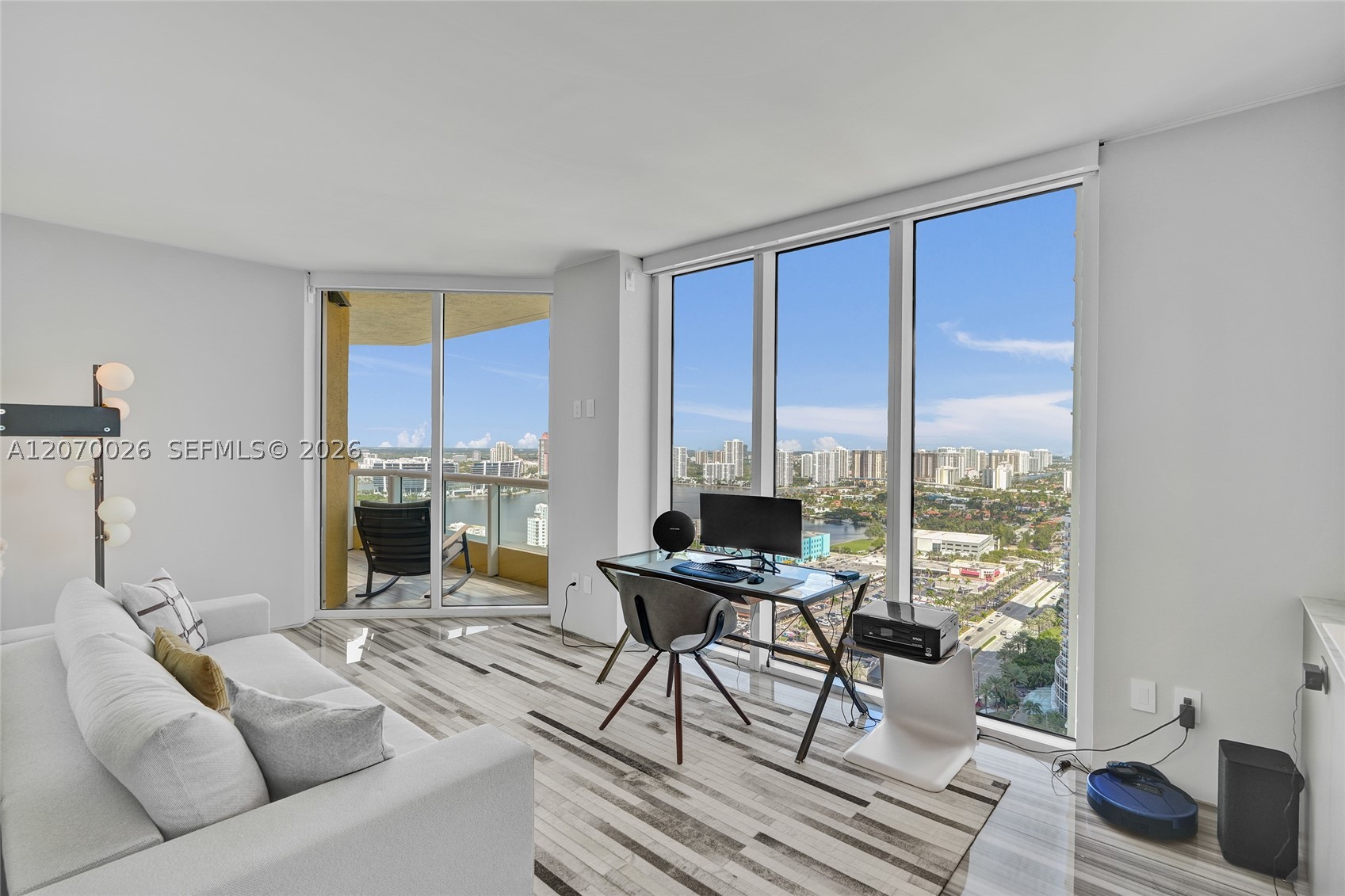 image Acqualina Residences13