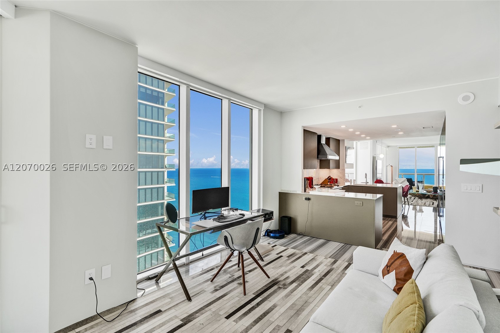 image Acqualina Residences14