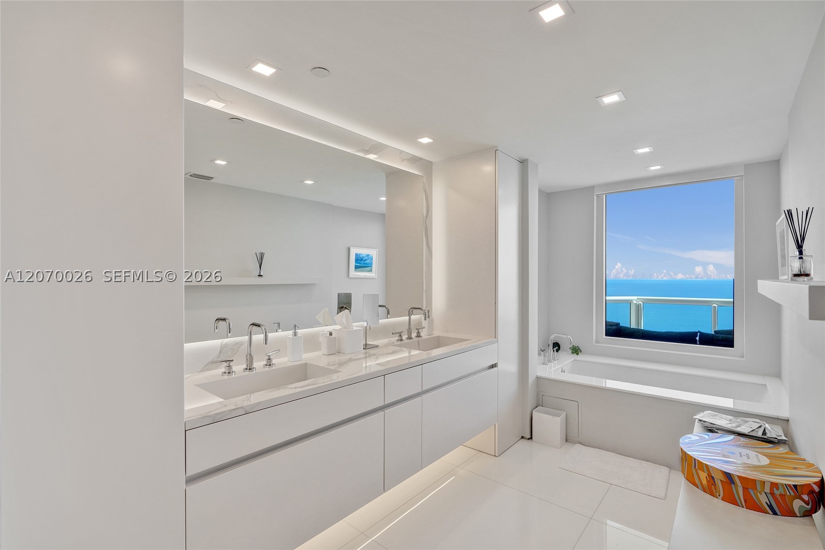 image Acqualina Residences20