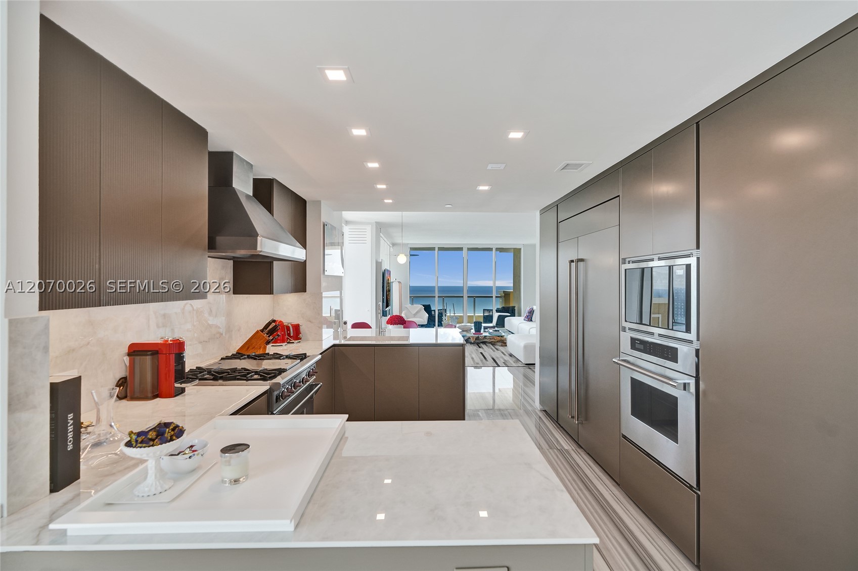 image Acqualina Residences8