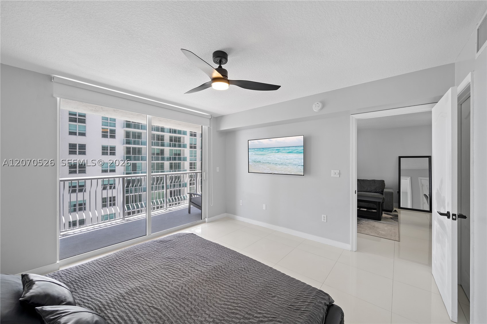 image The Club at Brickell Bay11