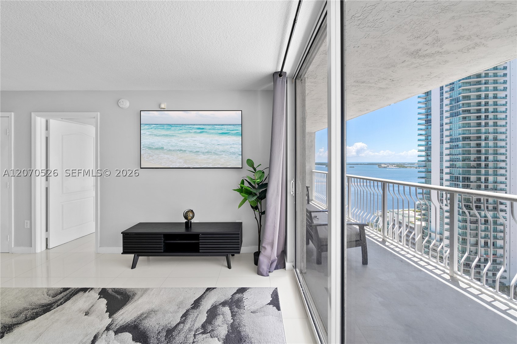image The Club at Brickell Bay6