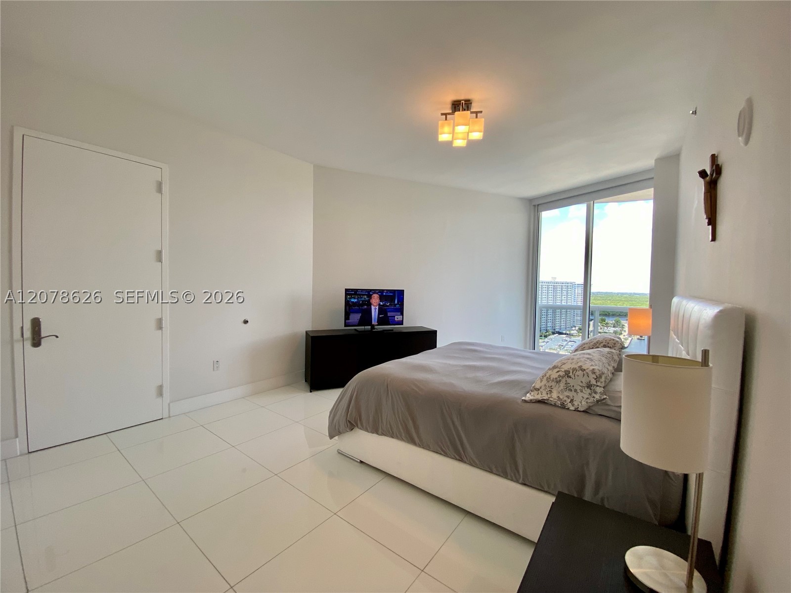 15811 Collins Ave #1605 Sunny Isles Beach, FL 33160