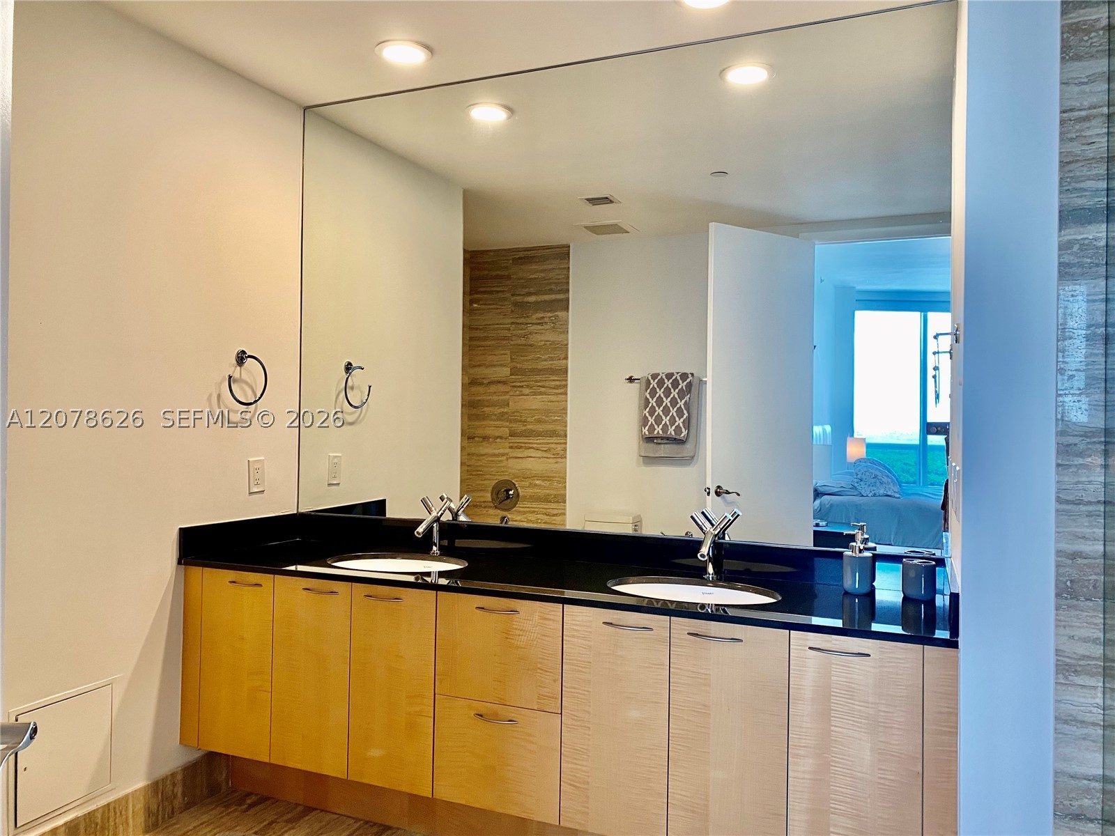 15811 Collins Ave #1605 Sunny Isles Beach, FL 33160