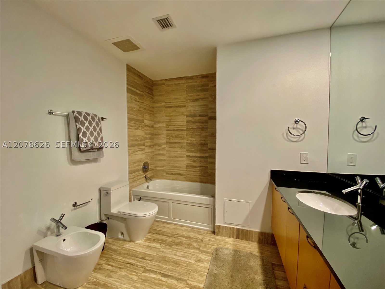 15811 Collins Ave #1605 Sunny Isles Beach, FL 33160