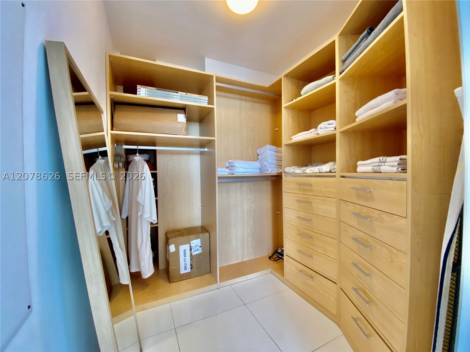 15811 Collins Ave #1605 Sunny Isles Beach, FL 33160