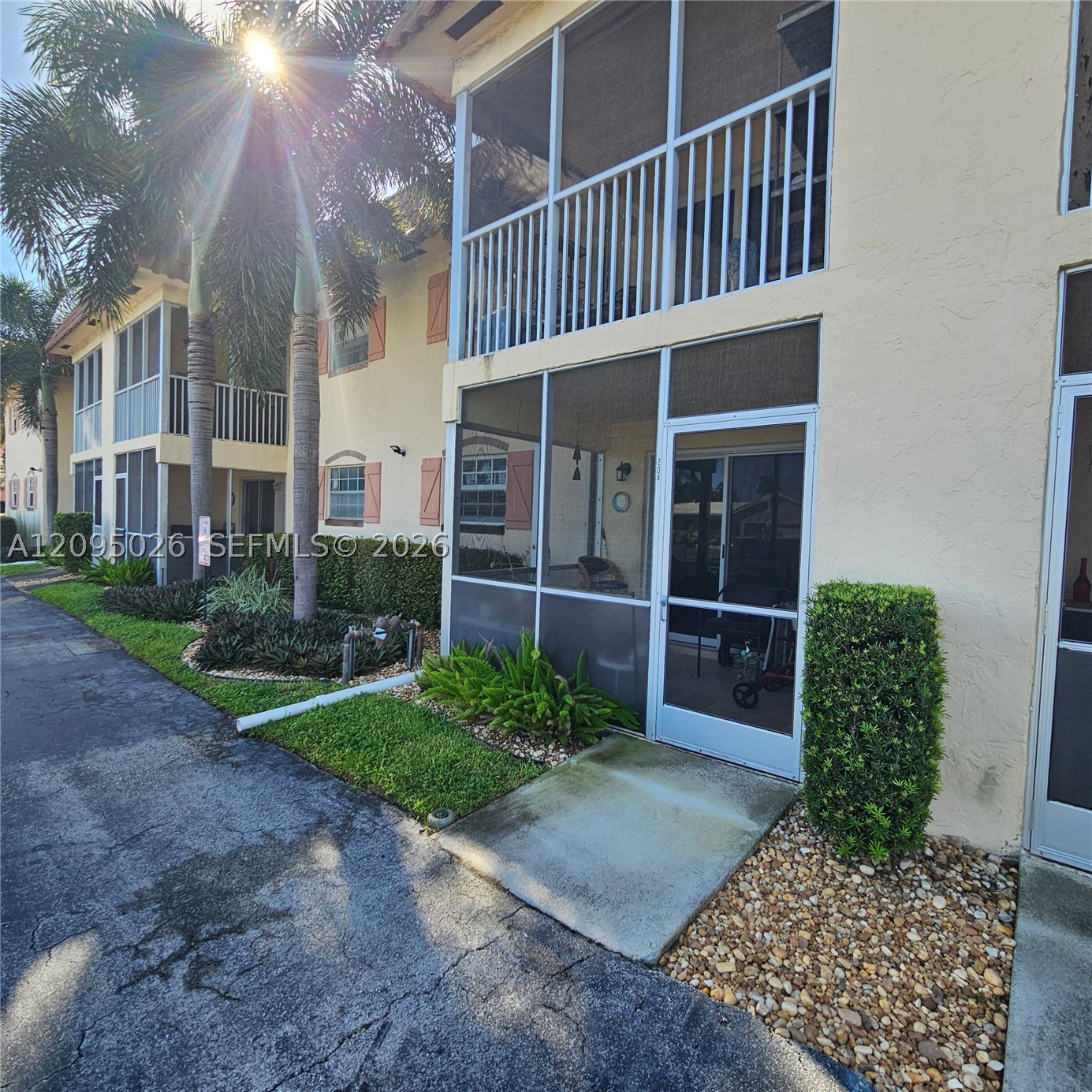 101 E Mcnab Rd #204