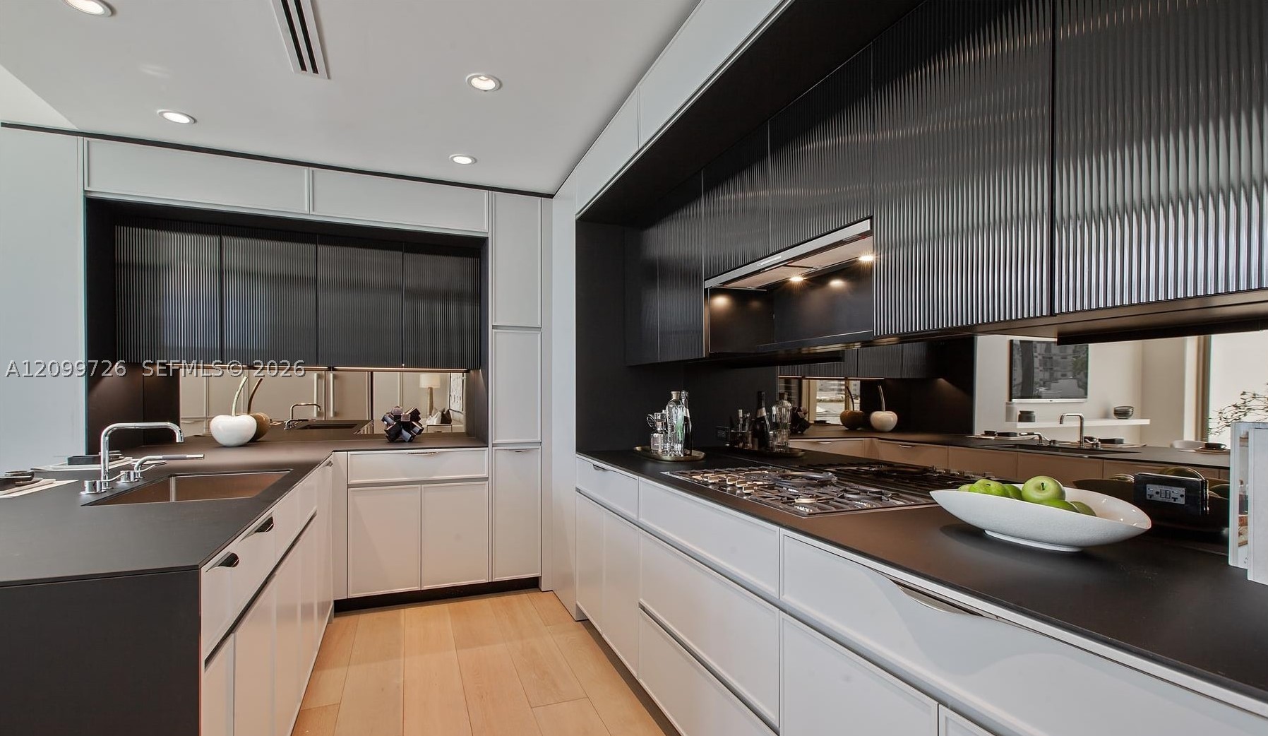 300 Collins Ave #PH2 Miami Beach, FL 33139
