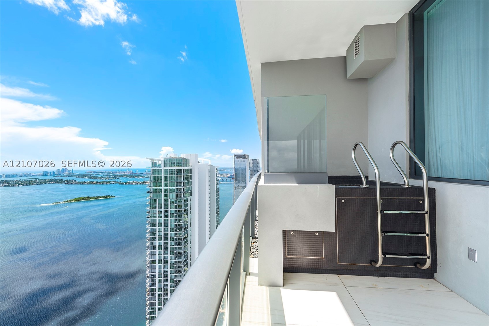 480 NE 31st St #PH5204 Miami, FL 33137