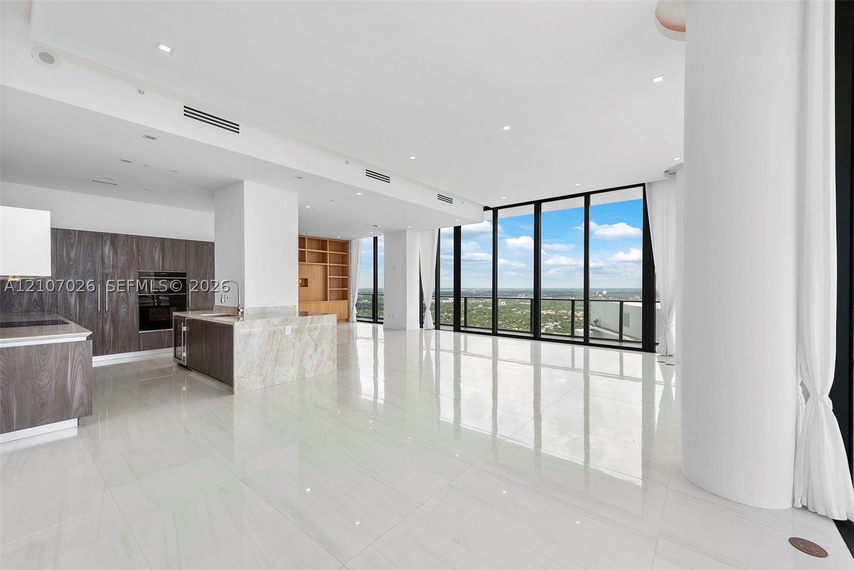 480 NE 31st St #PH5204 Miami, FL 33137