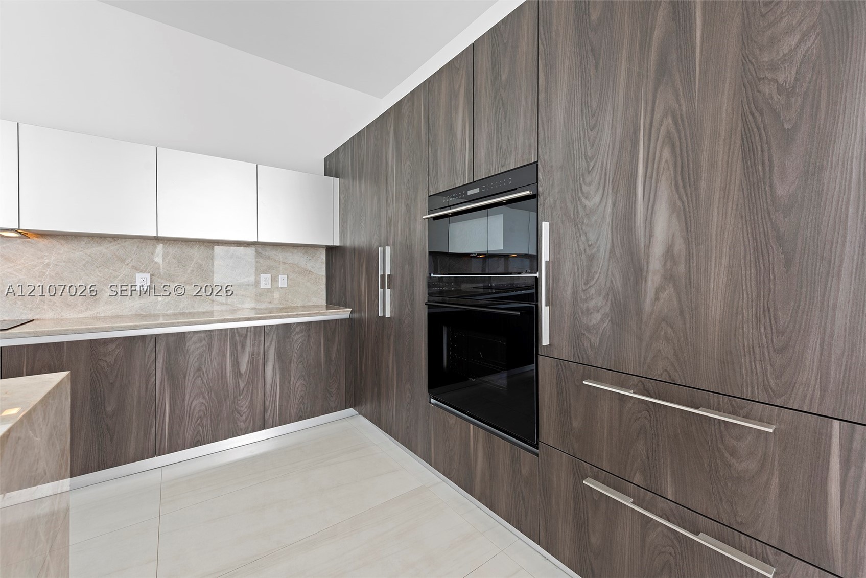 480 NE 31st St #PH5204 Miami, FL 33137