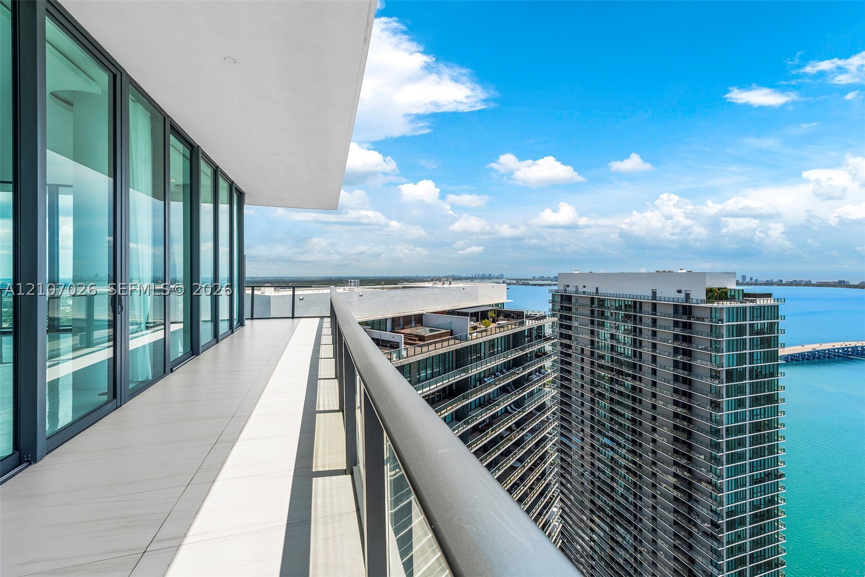 480 NE 31st St #PH5204 Miami, FL 33137