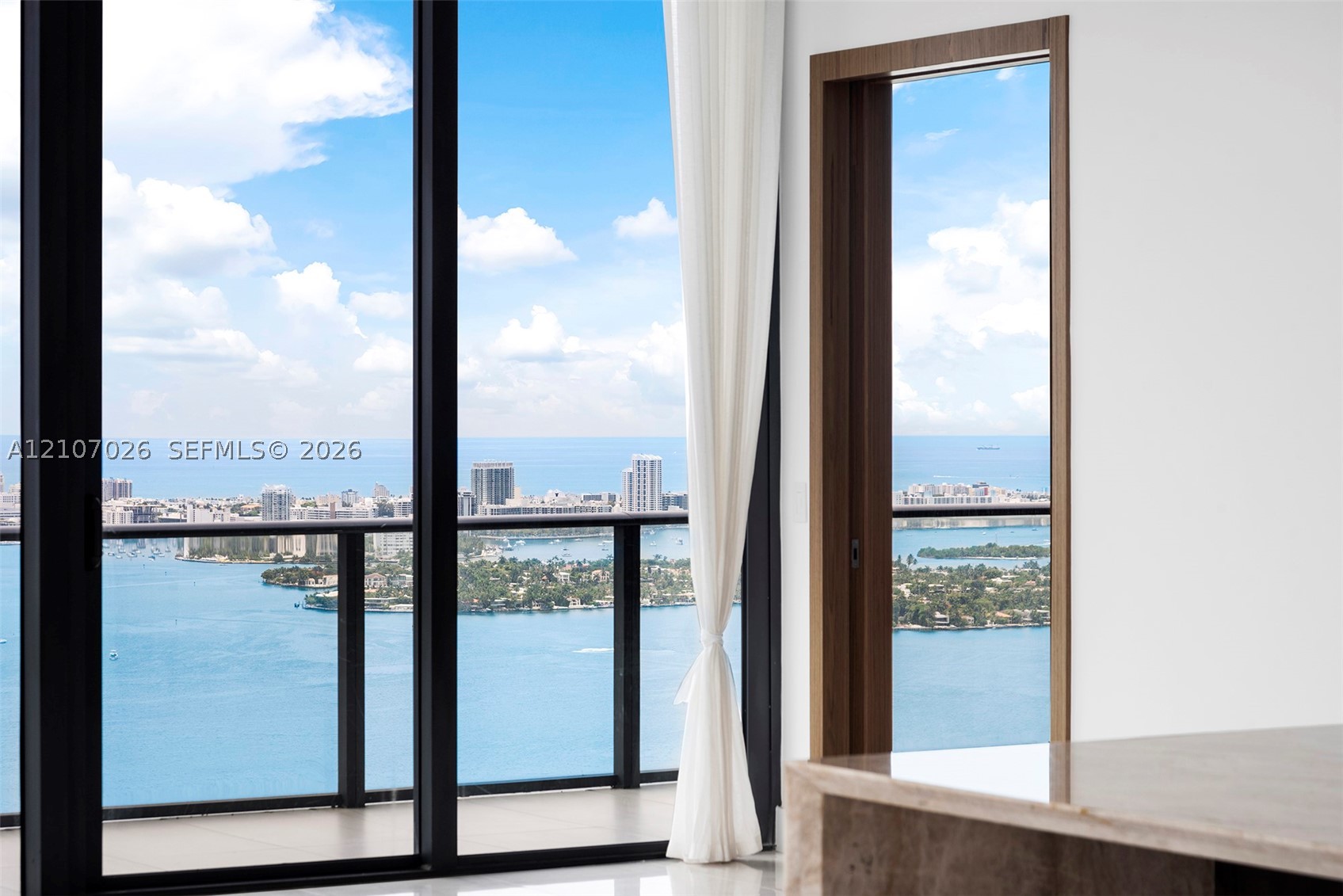 480 NE 31st St #PH5204 Miami, FL 33137