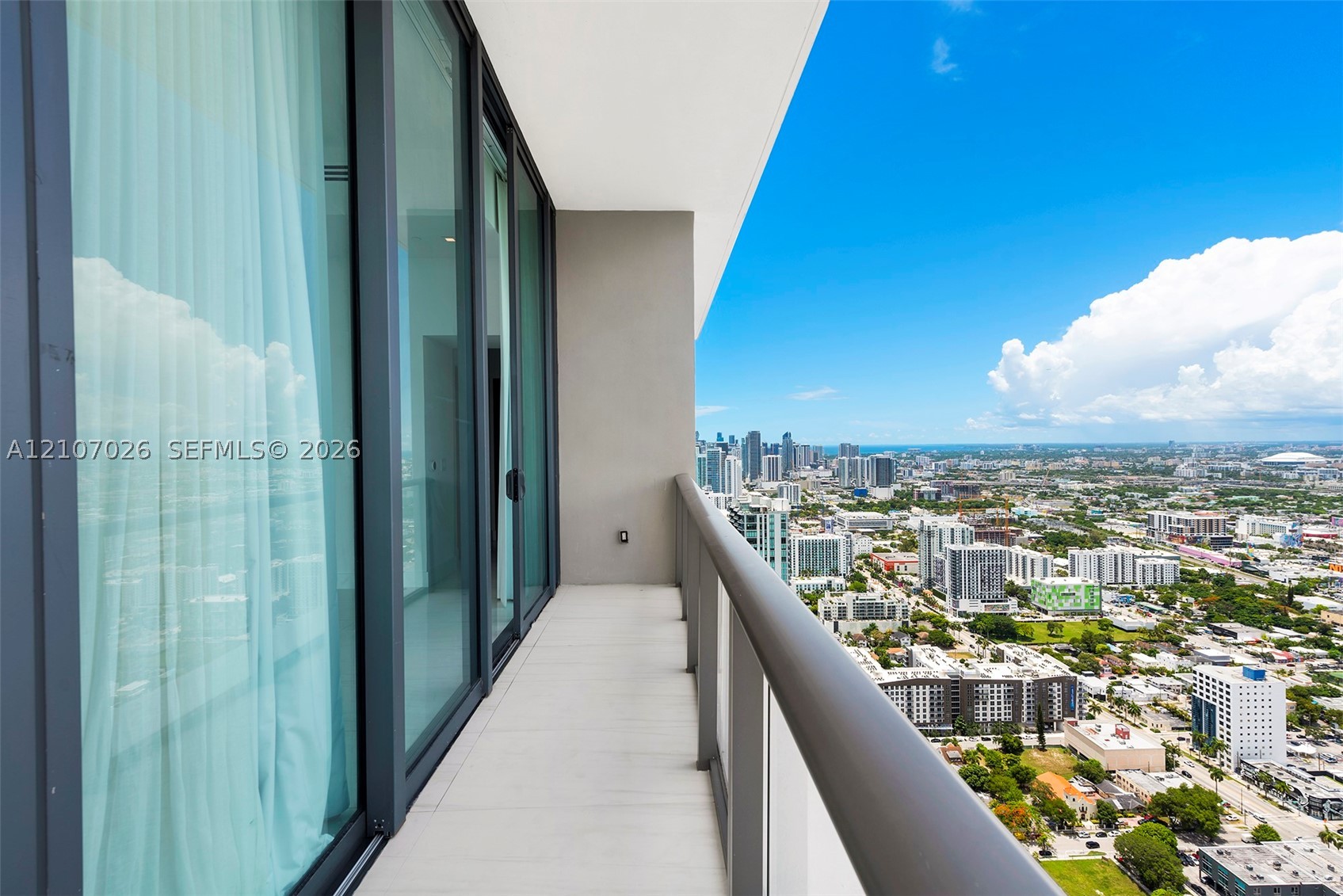 480 NE 31st St #PH5204 Miami, FL 33137