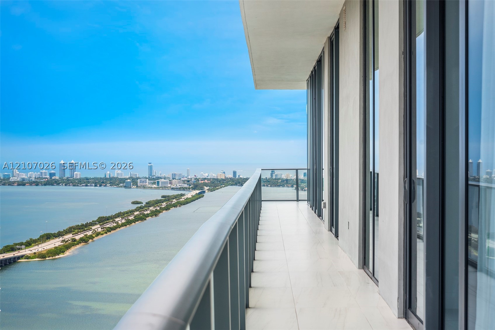 480 NE 31st St #PH5204 Miami, FL 33137