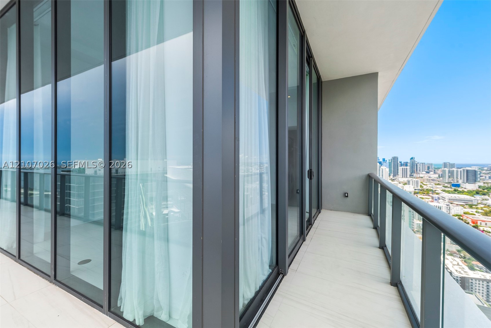 480 NE 31st St #PH5204 Miami, FL 33137