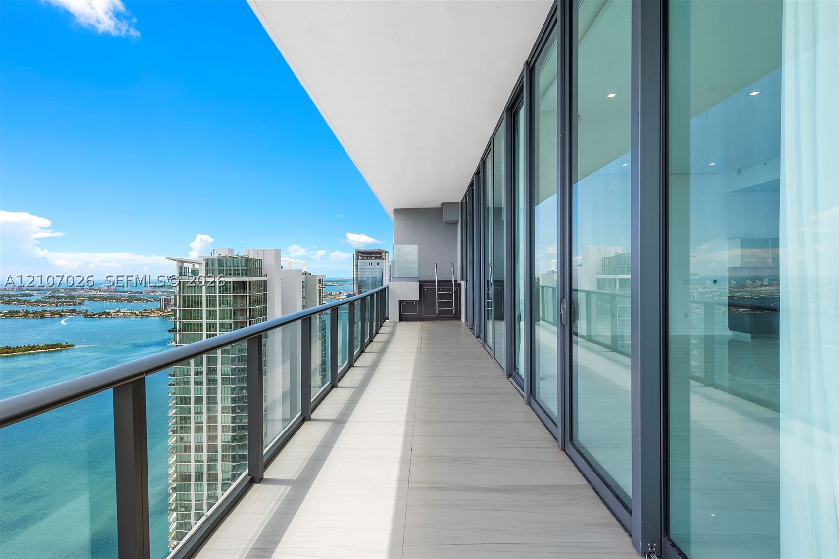 480 NE 31st St #PH5204 Miami, FL 33137