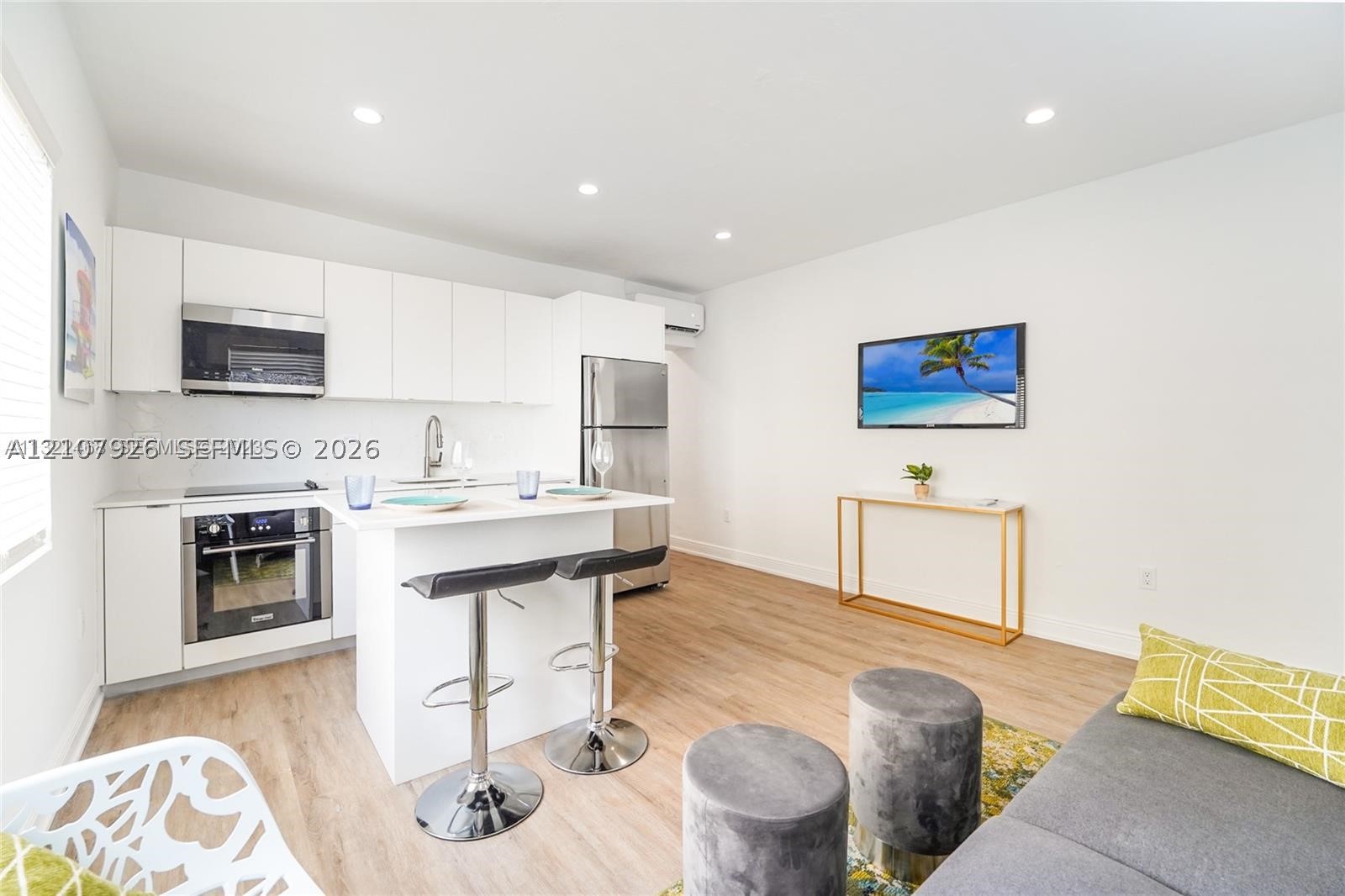 1351 Euclid Ave #12
