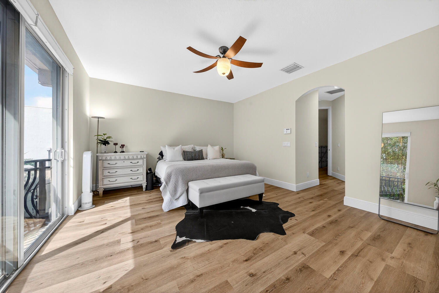 1942 NE 32nd Lighthouse Point, FL 33064