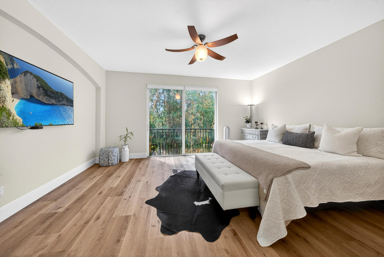 1942 NE 32nd Lighthouse Point, FL 33064